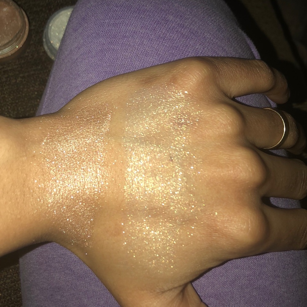 Artist Couture Diamond Glow Powder